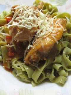Una foto de Pollo en salsa páprika con tagliatelle