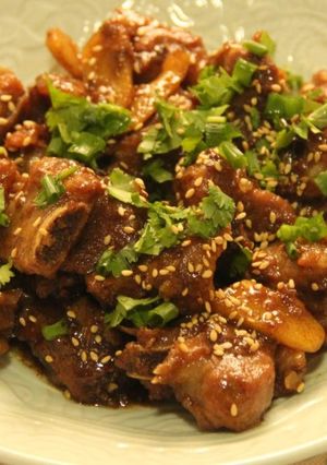 Hình của món Sườn heo khìa kiểu Hoa.