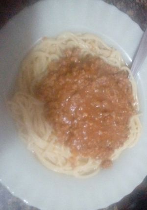 Una foto de Espaguettis con Boloñesa 🍝