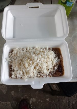 Una foto de Arroz tapado con un pino de carne