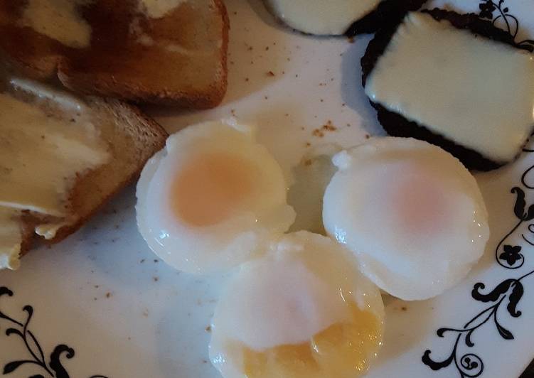 Recipe of Homemade Easy Muffin Pan Poached Eggs