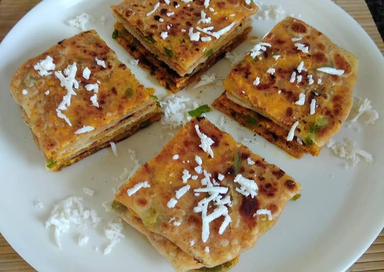 Mughlai paneer paratha
