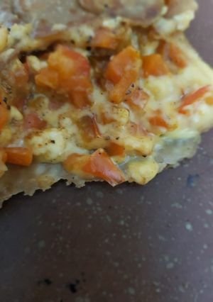 चीझ पिझ्झा पराठा (cheese pizza paratha recipe in marathi) रेसिपी चे मुख्य फोटो 