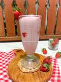 Strawberry Milkshake a la Cafe