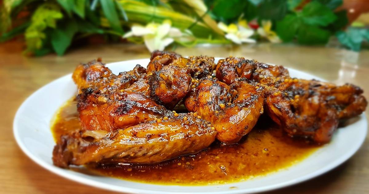 Рецепт: Куриных крылышек с паприкой - Из мяса, мясных продуктов - Основные блюда - Готовить легко!