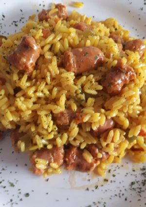 Foto principal de Arroz con salchichas rojas