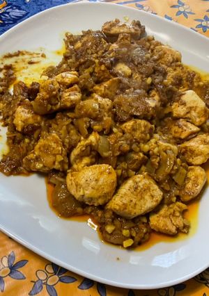 Une photo de Poulet au curry,gingembre et amandes