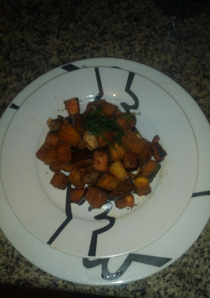 Una foto de Berenjenas salteadas con ajo y pimentón