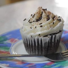 A picture of Buttercream icing.
