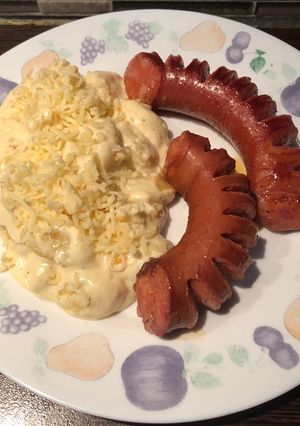 Sajtszószos gnocchisült kolbásszal recept fotója