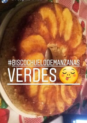 Una foto de Bizcochuelo de manzanas verdes