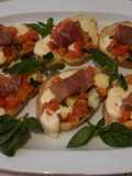 Bruschettas capresa con prosciutto crudo