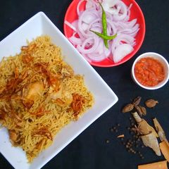 A picture of Golden Yakhni Pulao.