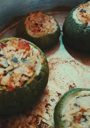 Foto principal de Zapallitos rellenos con arroz y pollo