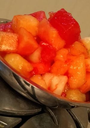 Una foto de Ensalada de frutas tropicales