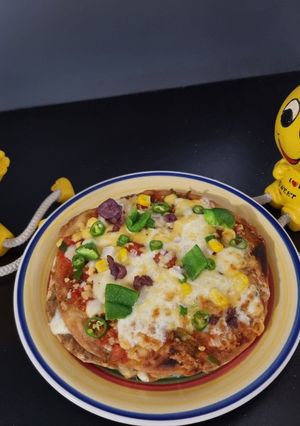 A picture of Mexican pizza or Pizzadilla (Taco Bell special).