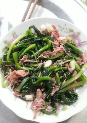 Hình của món Cải ngổng xào thịt hộp.