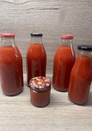 Sűrűbb paradicsomlé télire recept fotója