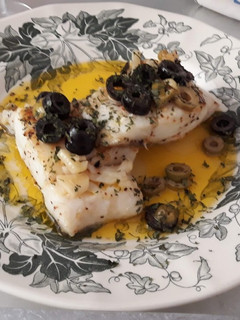 Una foto de Bacalao con aceitunas