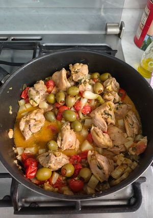 Una foto de Pollo a la vizcaína