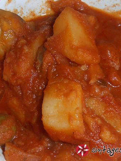 Φωτογραφία της συνταγής Πατάτες γιαχνί μαζί με κάστανα, στην κατσαρόλα