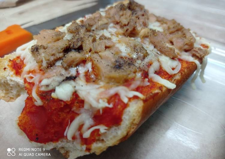 Pizza con barra de pan