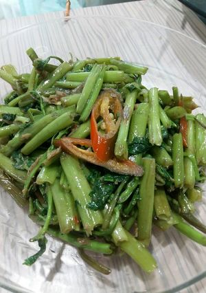 รูปของ ผักบุ้งผัดกะปิ