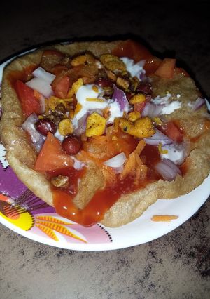 A picture of Poori chaat.