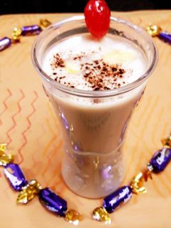 बनाना चॉकलेट मिल्क शेक(Banana Chocolate Milk Shake recipe in hindi) रेसिपी मुख्य फोटो