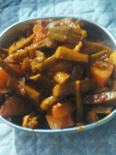 ગુવાર બટાકા નું શાક (Guvar Bataka Shak Recipe In Gujarati) રેસીપી મુખ્ય ફોટો