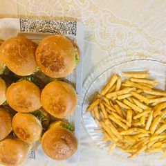 A picture of Shami burgers.
