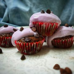 A picture of Super soft chocolate cupcakes.
