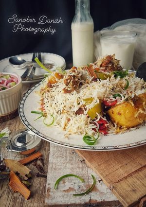 A picture of White biryani.