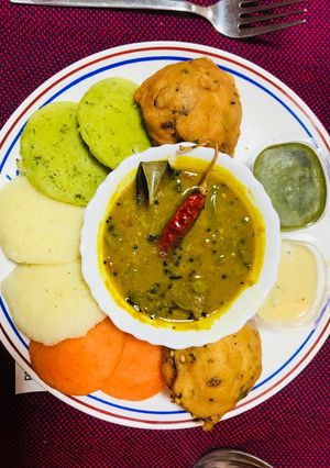 A picture of Sambar vada.
