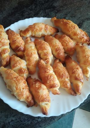 Mini füstölt sajtos croissant-ok recept fotója