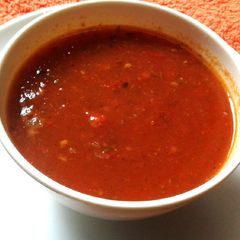 A picture of Tomatoe chillie sauce.