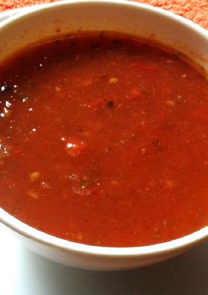 A picture of Tomatoe chillie sauce.