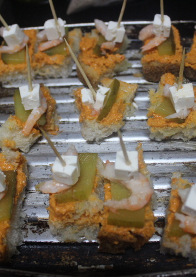 Una foto de Bocaditos de gambas y queso
