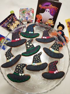Una foto de Galletitas Halloween: sombreros de brujas sabor a café