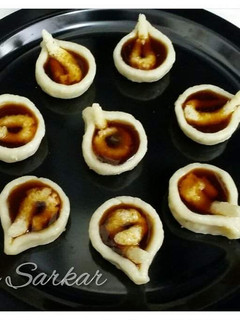 প্রদীপ পিঠে (pradip pithe recipe in Bengali) রেসিপির প্রধান ছবি