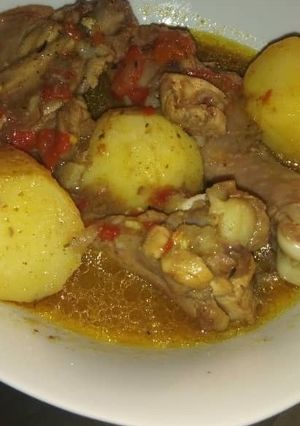 A picture of Pape chicken with aresh.