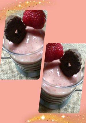 Una foto de Mousse de frutillas, melón y bananas 😋
