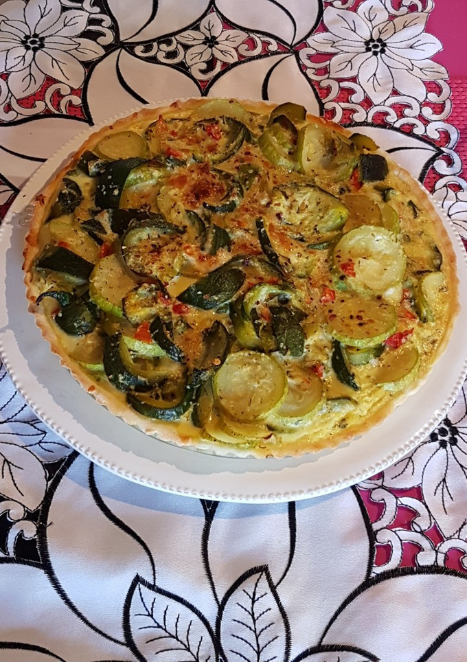 Una foto de Masa casera: tarta de zapallitos+tartita de jamón+dos empanadas