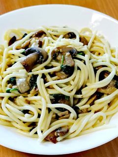 Gombás spagetti recept fotója