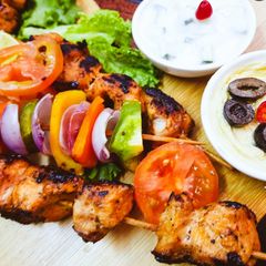 A picture of Shish Taouk.