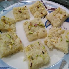 A picture of Coconut burfi.