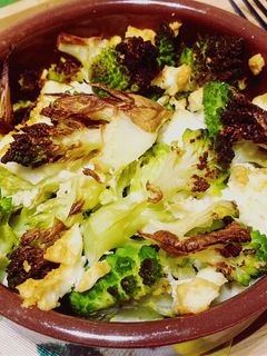 Foto di Scontro fra conquistatori: cavolo romano vs. feta greca