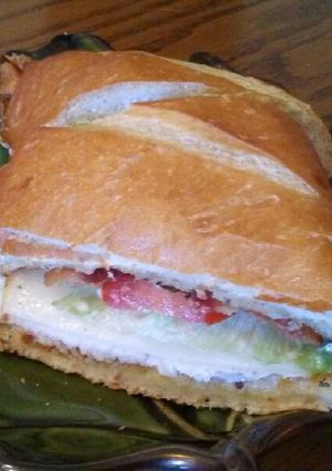 A picture of Garlic Turkey Club.