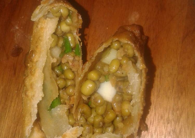 Good Idea to Serving Perfect Green grams samosa