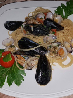 Foto di Spaghetti cozze e vongole